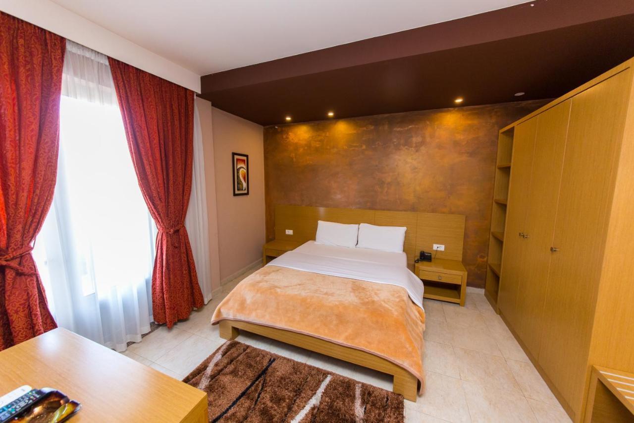 Hotel Denver Tirana Exterior foto